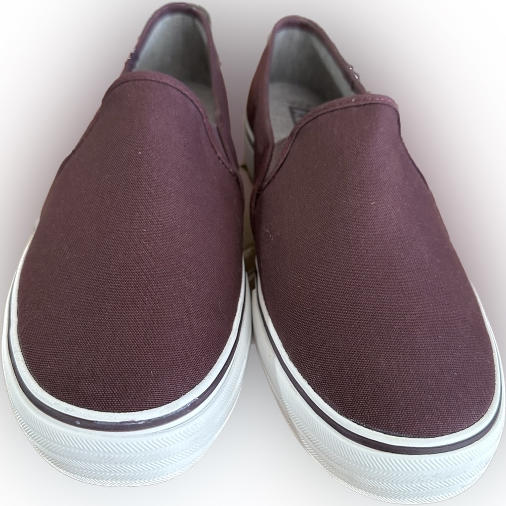 Keds Double Decker Women’s size 11 Wide. Never worn.